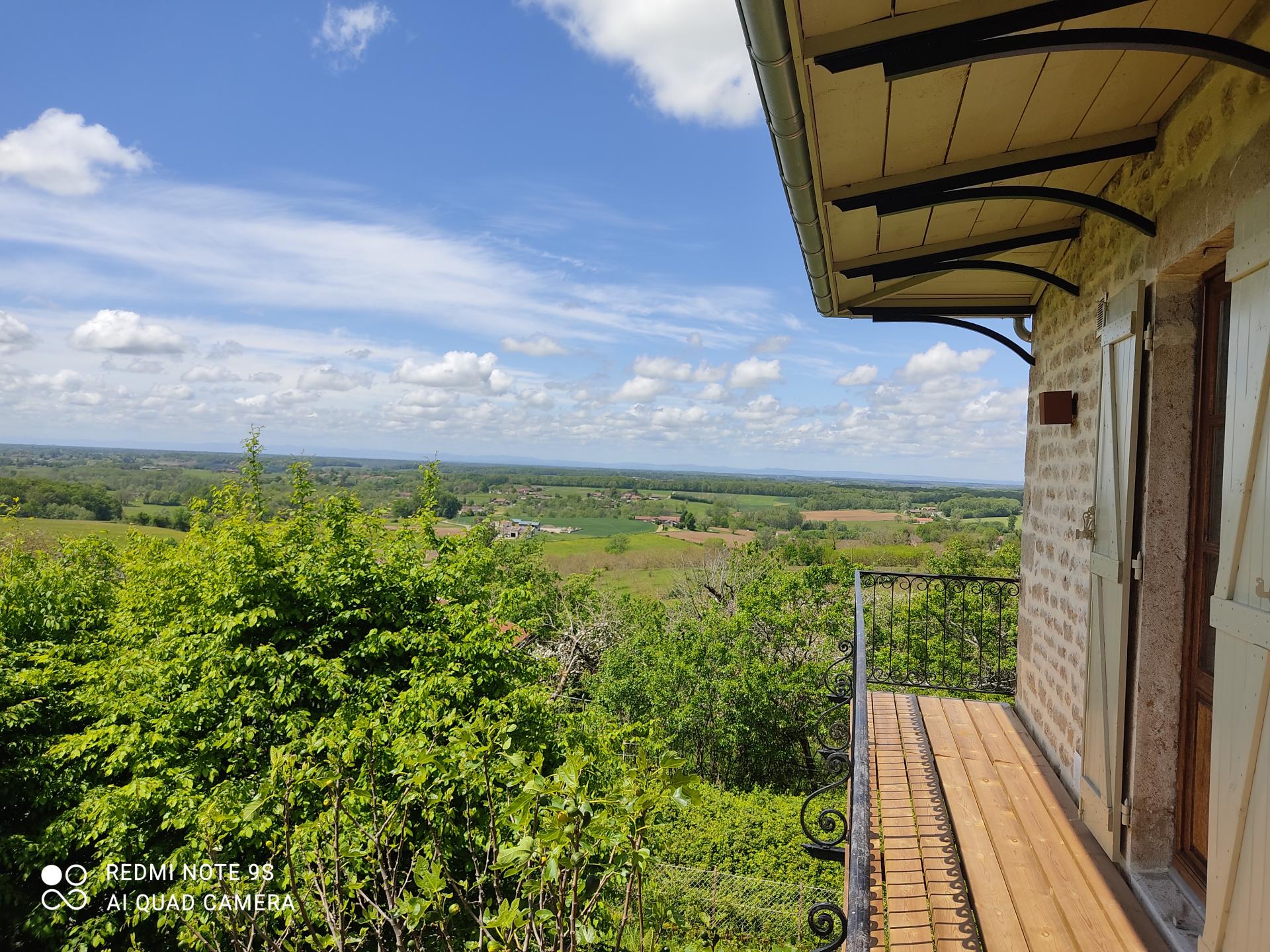 Le Balcon